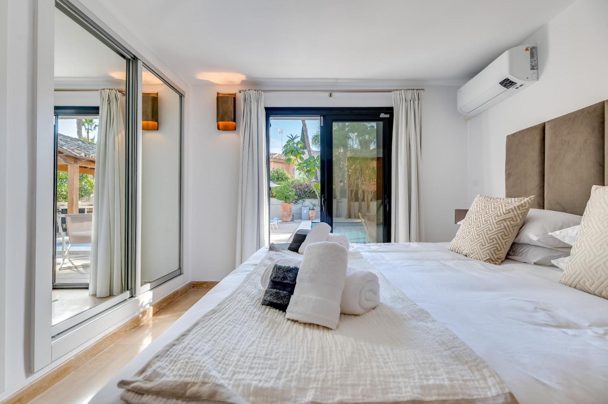 Vacation I La Cabane, Prestige, Heated Pool, 300m To The * Marbella