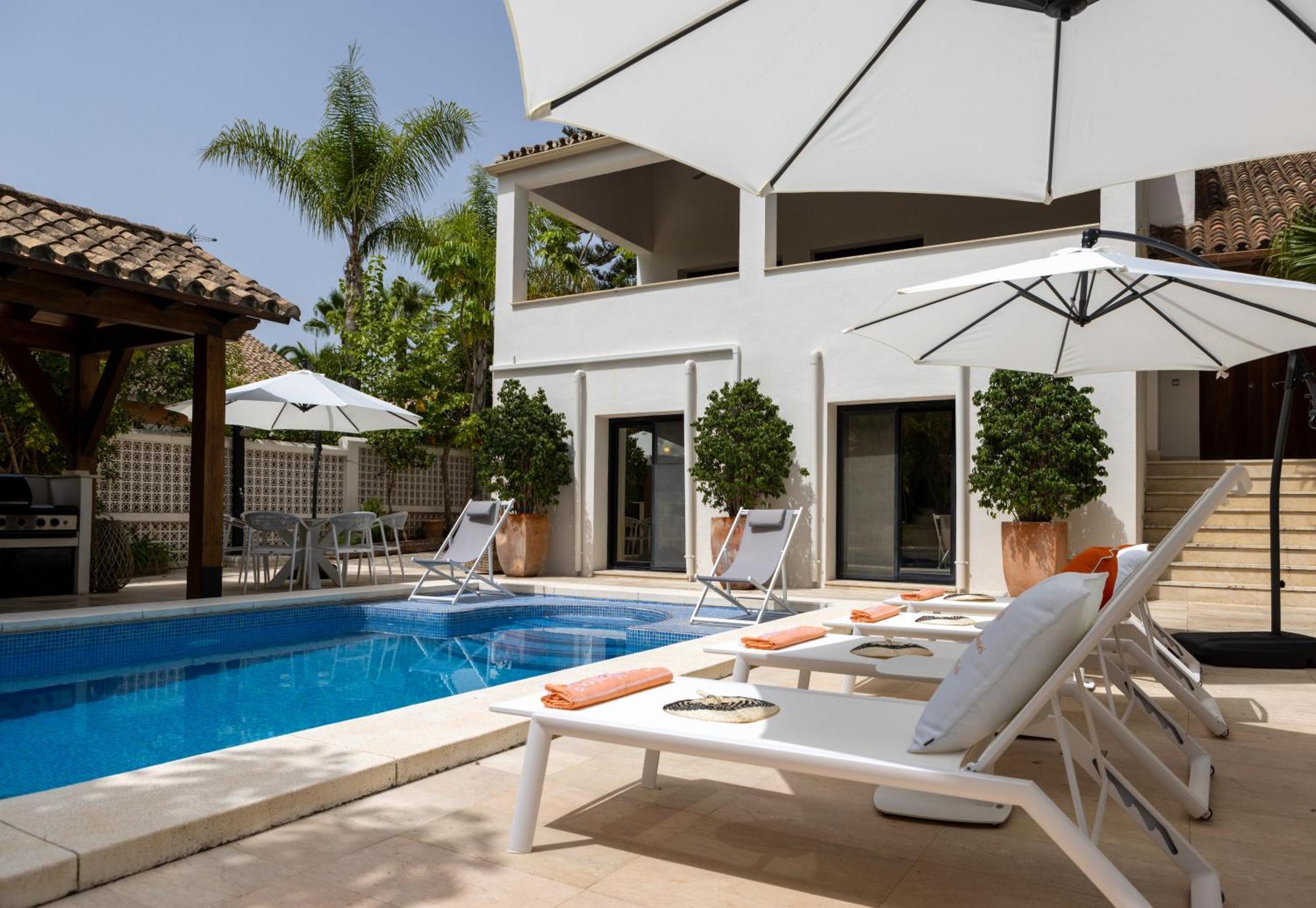 Vacation I La Cabane, Prestige, Heated Pool, 300m To The Villa Marbella